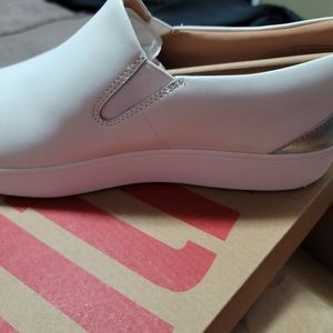 Slip on leather sneaker